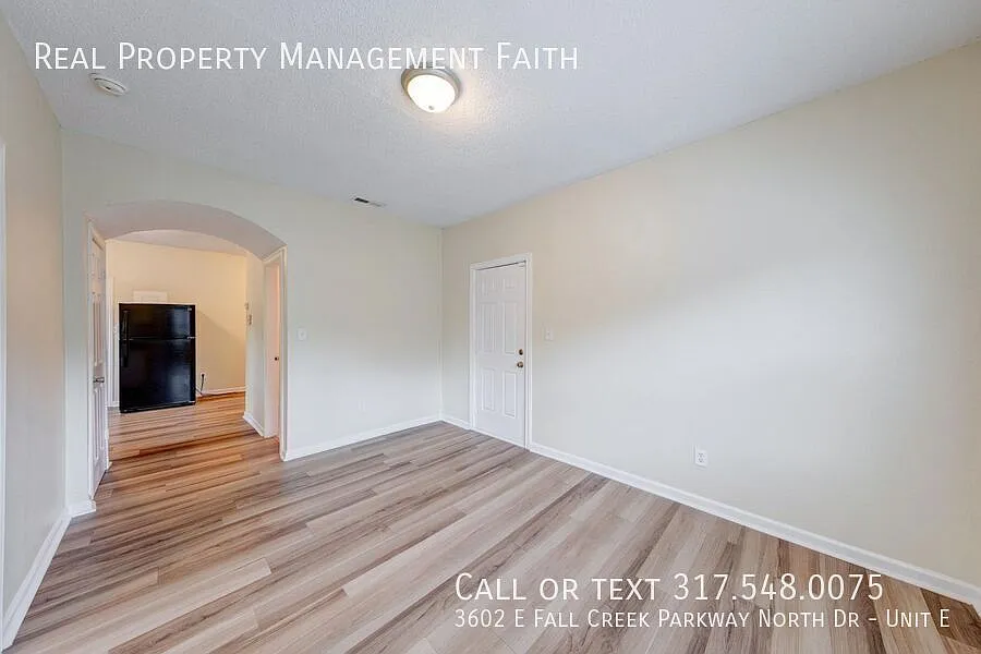 2 bedroom Apartment Fall Creek — Photo 4
