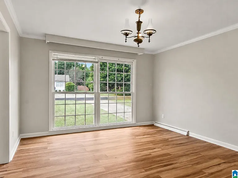 243 Cedar Crst — Photo 4