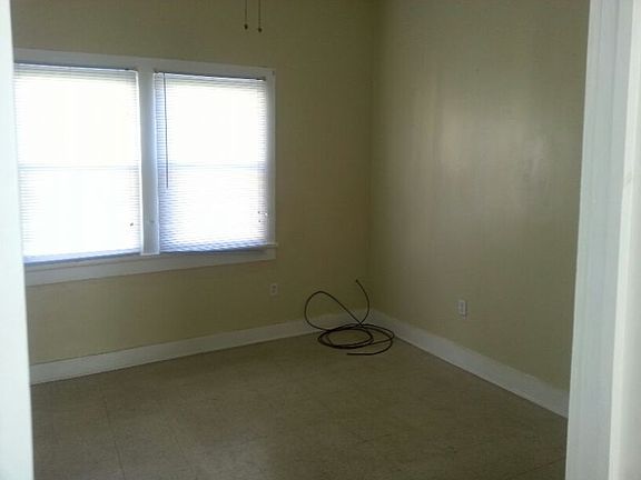 3rd image of 1200 Congress St
