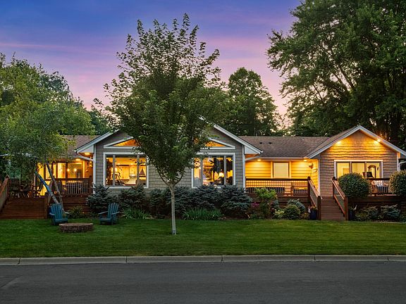 2nd image of 3001 Island View Dr