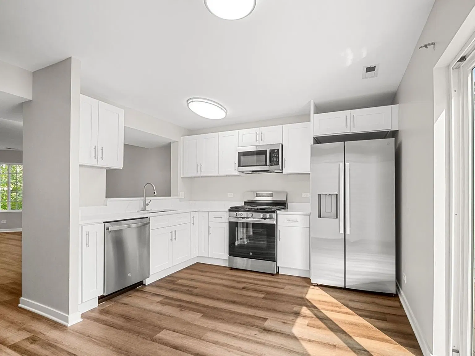 3 bed, 1630 sqft, $2,395 — Photo 3
