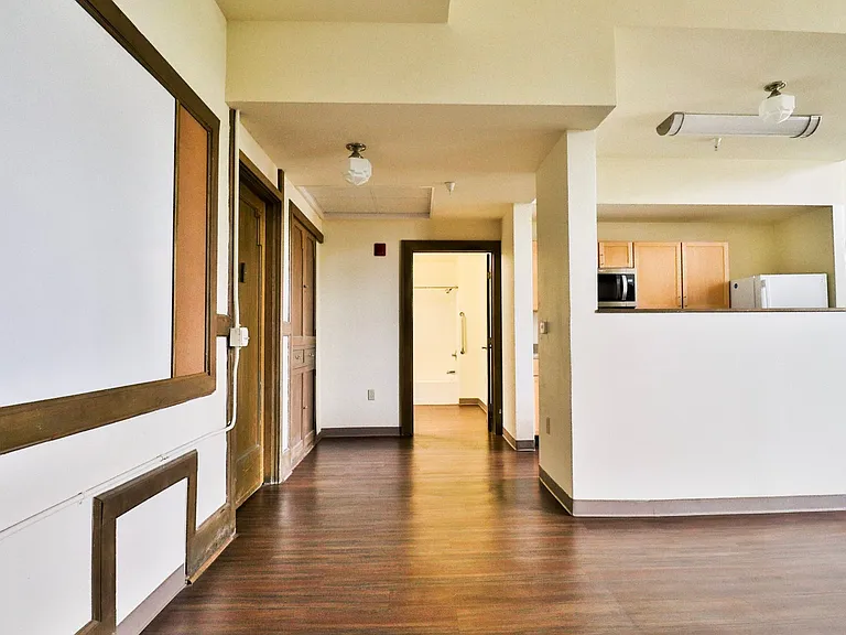 East High Apartments — Photo 20