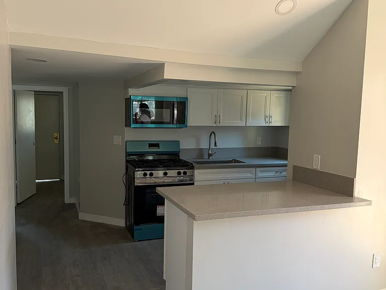 Ridgeway Dr — Photo 4
