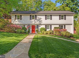 6208 Foxcroft Rd, Alexandria, VA 22307
