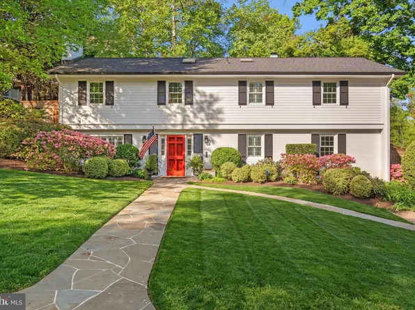 6208 Foxcroft Rd, Alexandria, VA 22307