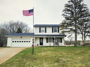 17833 Mohawk Dr, Spring Lake, MI 49456