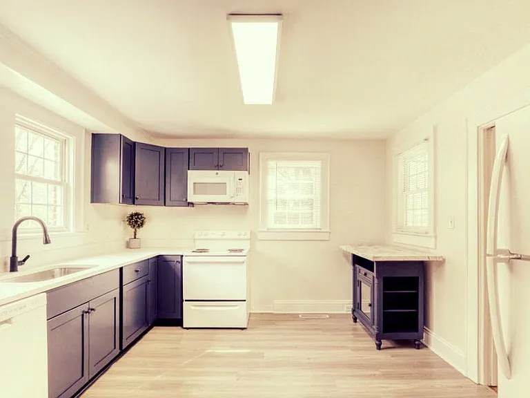 639 E Iredell Ave #1 — Photo 8
