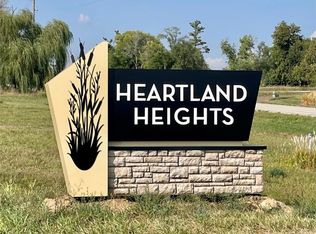 1383 Foxtail Dr, Fairfax, IA 52228