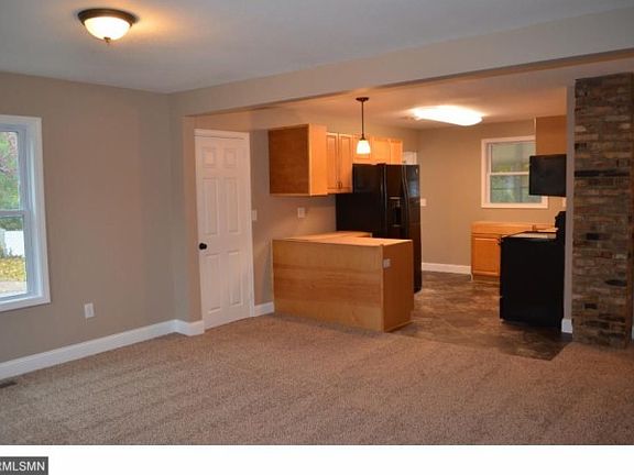 5th image of 526 Oakwood Dr