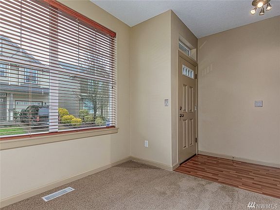 3rd image of 5919 NE 60th Cir