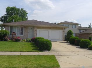 8825 W 77th St, Justice, IL 60458