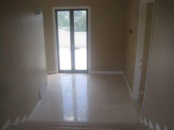 5th image of 3800 E Lincoln Dr Unit 8