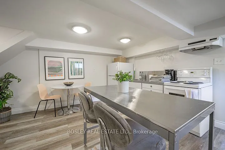 15 Manor Rd E #BASEMENT — Photo 7