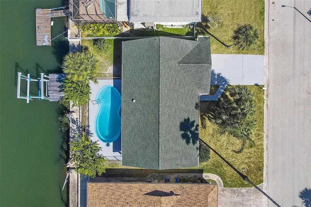 3 bed, 2.0 bath, 1519 sqft, $3,800 — Photo 1