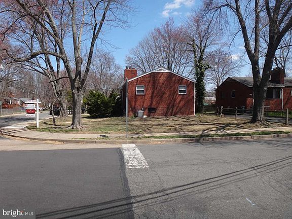 3rd image of 423 Sherrow Ave