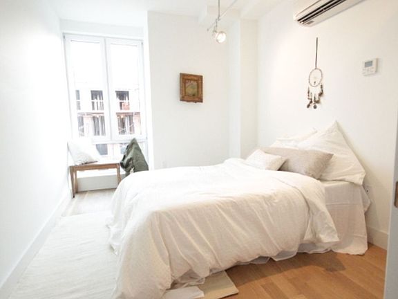 3rd image of 74 Maujer St #33E