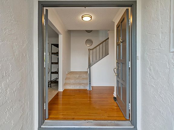 5th image of 2048 Ensign Way