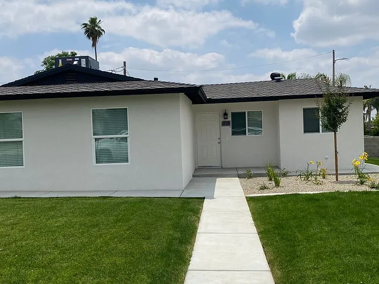 3201 Mesa Dr — Photo 8