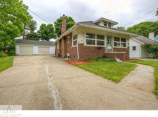 1112 Robins Rd, Lansing, MI 48917