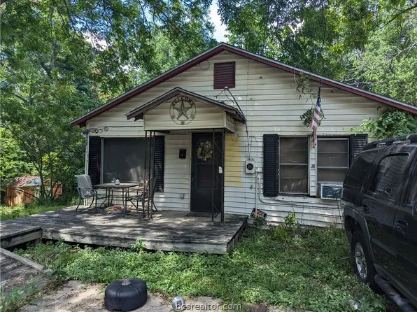 1108 Travis St, Bryan, TX 77803
