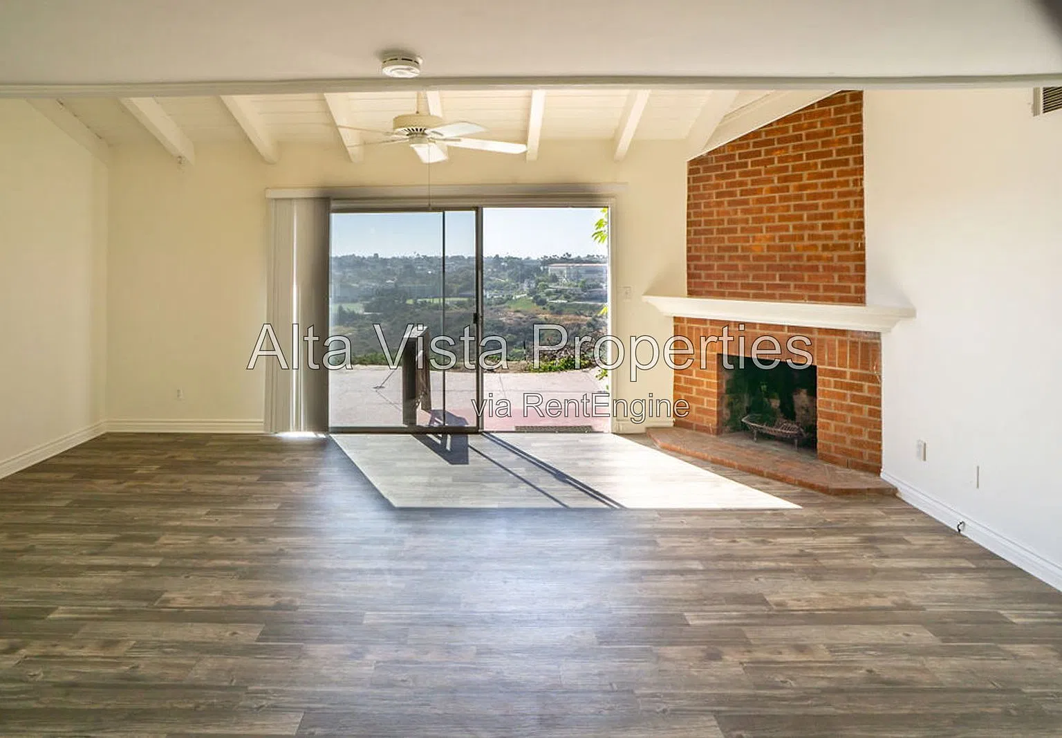 4 bed, 2.0 bath, 1844 sqft, $4,649 — Photo 3