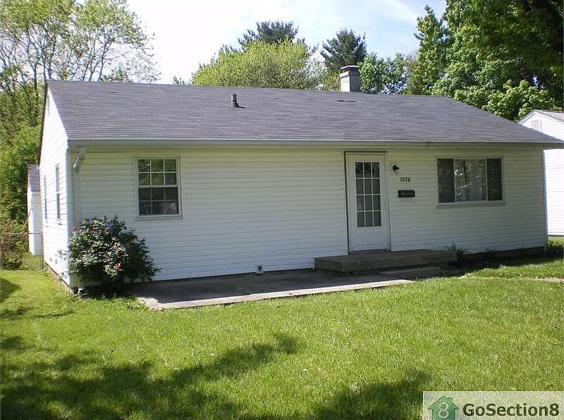 1st image of 1926 N Hawthorne Ln