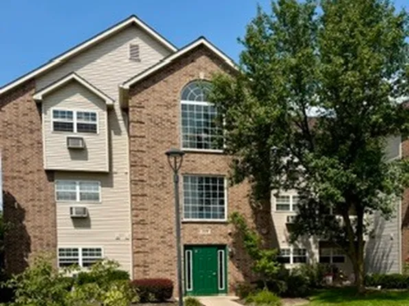 510 Cunat Blvd APT 2D, Richmond, IL 60071