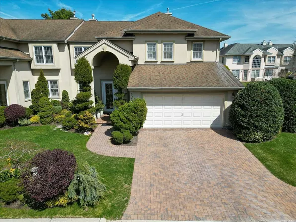 336 Altessa Boulevard #336, Melville, NY 11747