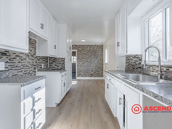 4th image of 312 S Myrtle St