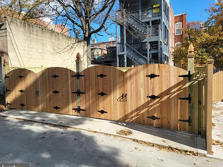 2012 Mount Royal Ter — Photo 26