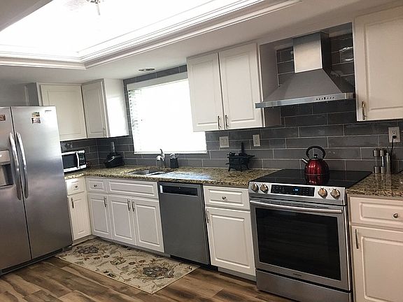 2nd image of 5540 Pendlewood Ln