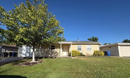 909 Hampton Rd Photo 1