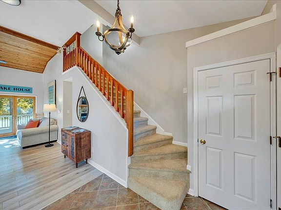 3rd image of 310 Hales Point Dr