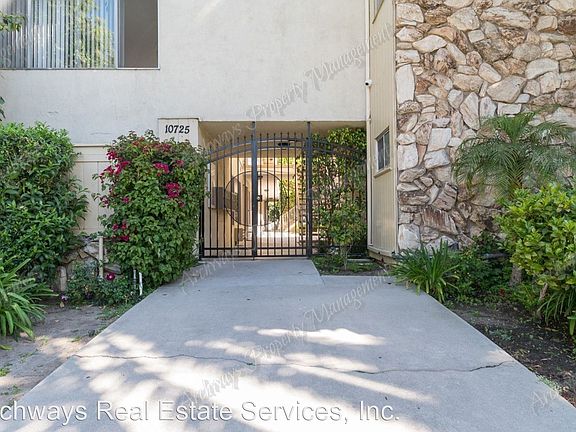 2nd image of 10725 Acama St APT 3