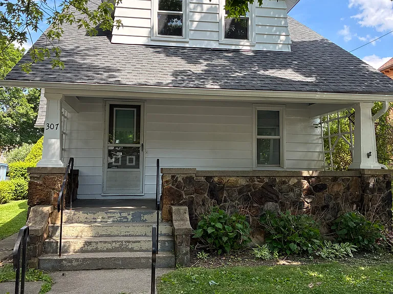307 Franklin St — Photo 1