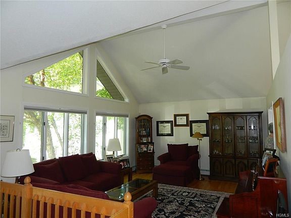 2nd image of 231 Briarwood Dr