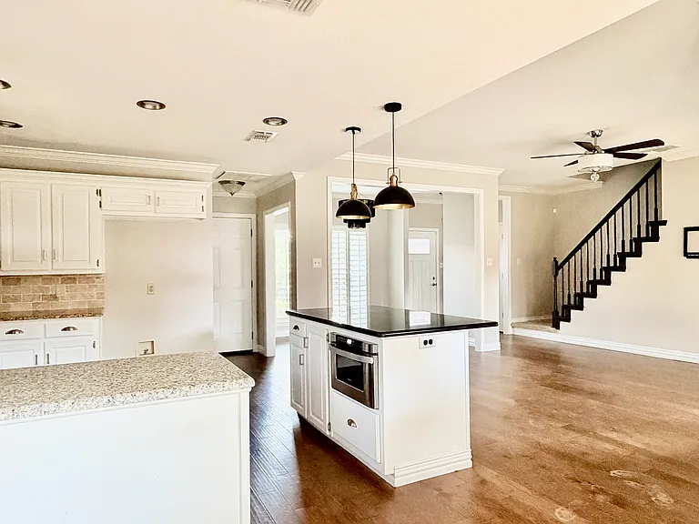 2937 Sweet Briar St — Photo 4