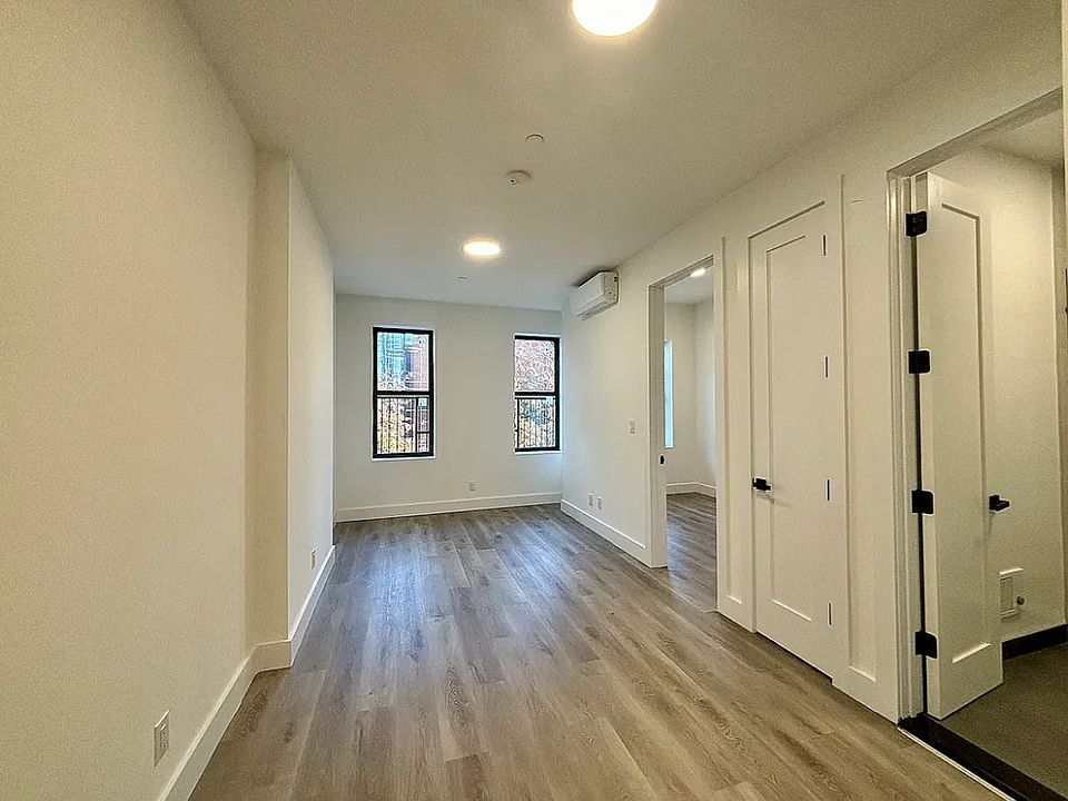 1st image of 902 Rogers Ave #3FF