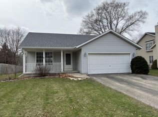 721 Cottonwood Cir, Genoa, IL 60135