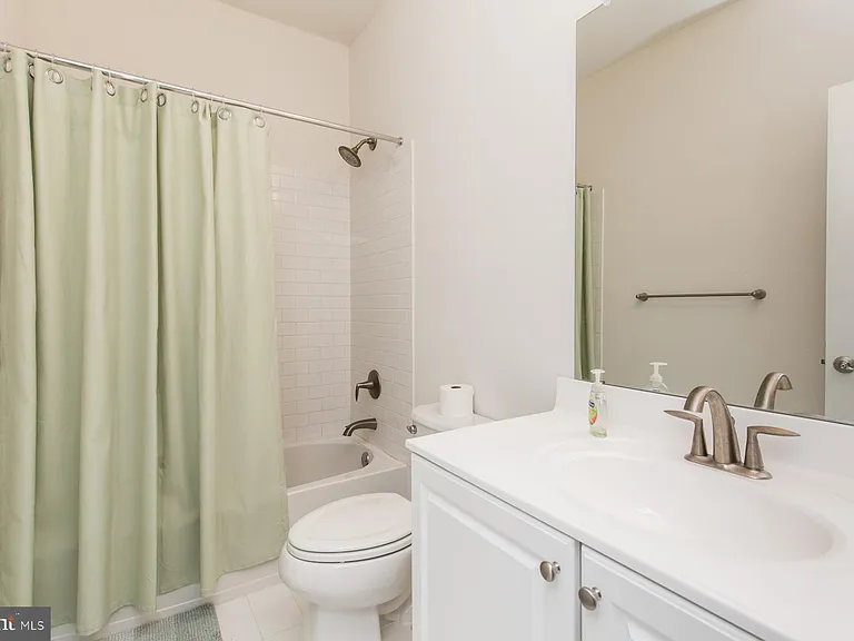 207 Brinley Ct — Photo 18
