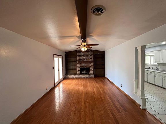 3rd image of 2808 Temple Pl