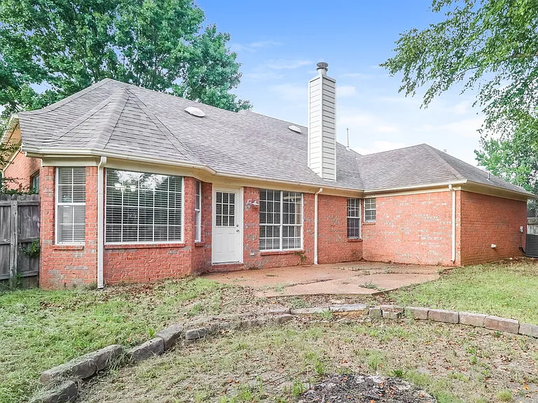 1058 Green Fern Cv — Photo 15