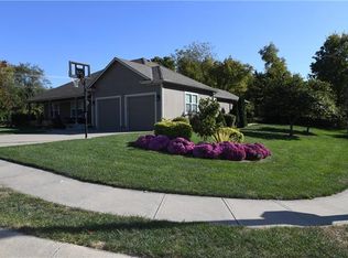 2801 Matt St, Harrisonville, MO 64701