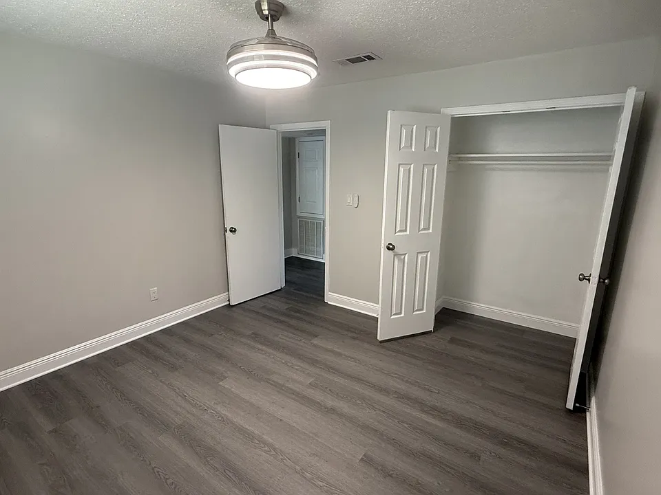 139 McDonnell Ave #22