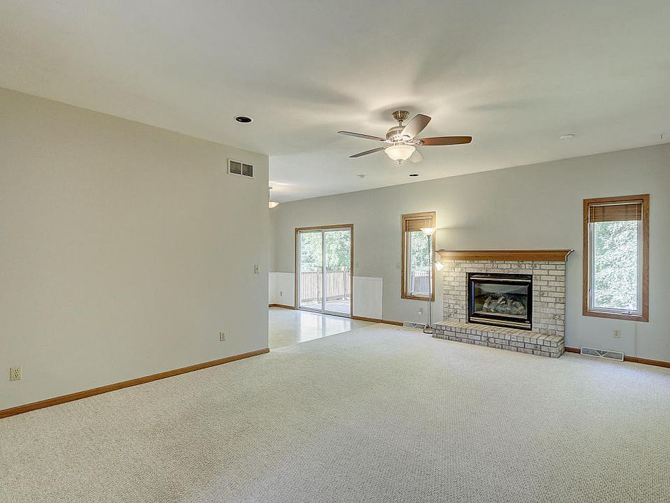 2328 Brookstone Ln Waukesha WI 53188 Zillow