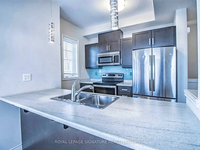 225 Westbank Trl — Photo 4