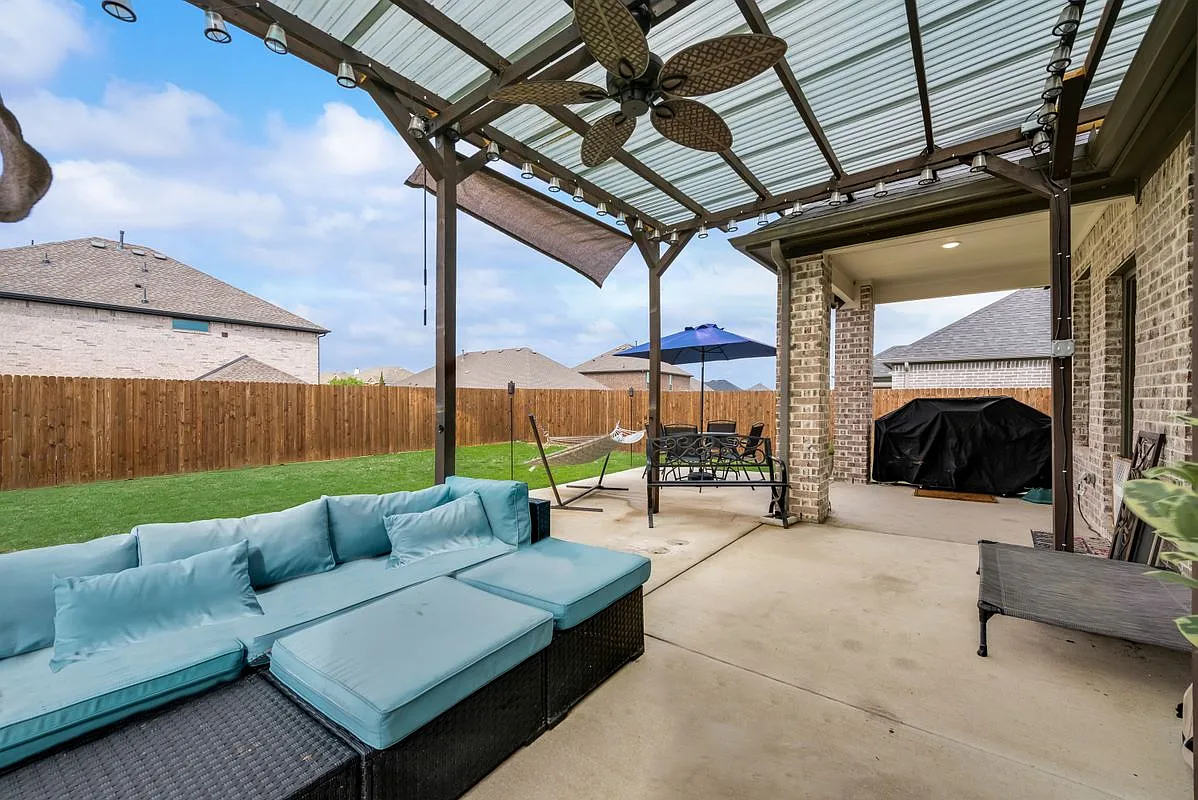 5 bed, 3.0 bath, 2678 sqft, $3,000 — Photo 3