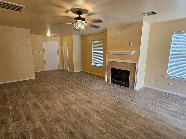 22135 Greengate Dr — Photo 24