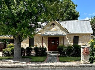 211 E Schubert St, Fredericksburg, TX 78624