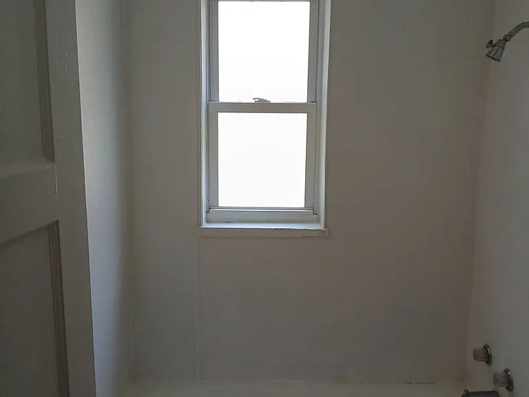 238 E Beechwood Ave — Photo 6